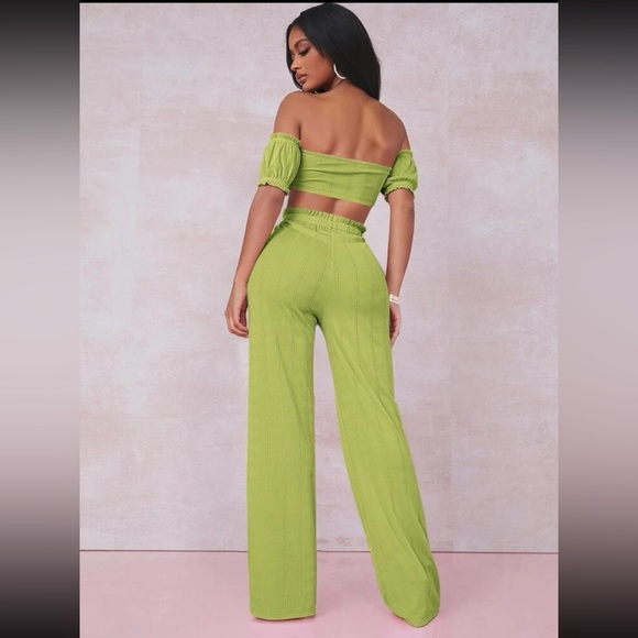 NEW 2-Piece Pants & Crop top - Picture 2 of 3